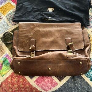 FRYE Men's Logan Top Handle Messenger Bag, Dark Brown